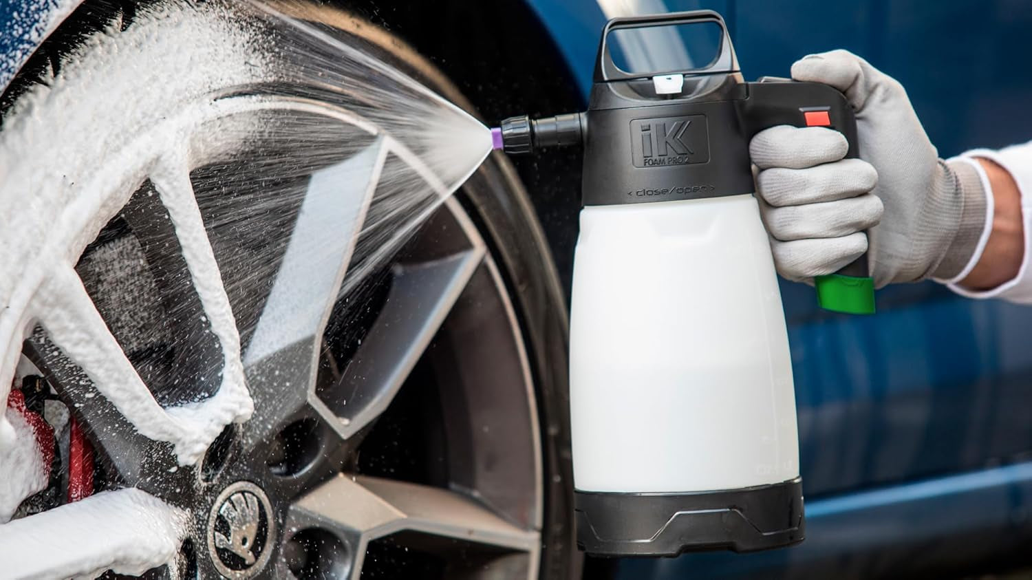 Professional Sprayer IK Foam Pro 2 - Cleaning, Automotive, Detailing and Wheel Cleaner Applicator - Designed for Application of Foaming Agents - Professional Cleaning -Mouth Opening - Made in Europe