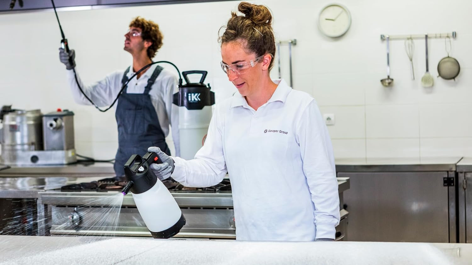 Professional Sprayer IK Foam Pro 2 - Cleaning, Automotive, Detailing and Wheel Cleaner Applicator - Designed for Application of Foaming Agents - Professional Cleaning -Mouth Opening - Made in Europe